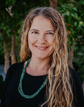 Dr. Jana Lomax